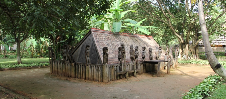 Nhà mồ Giarai