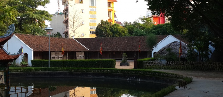 Nhà người Việt