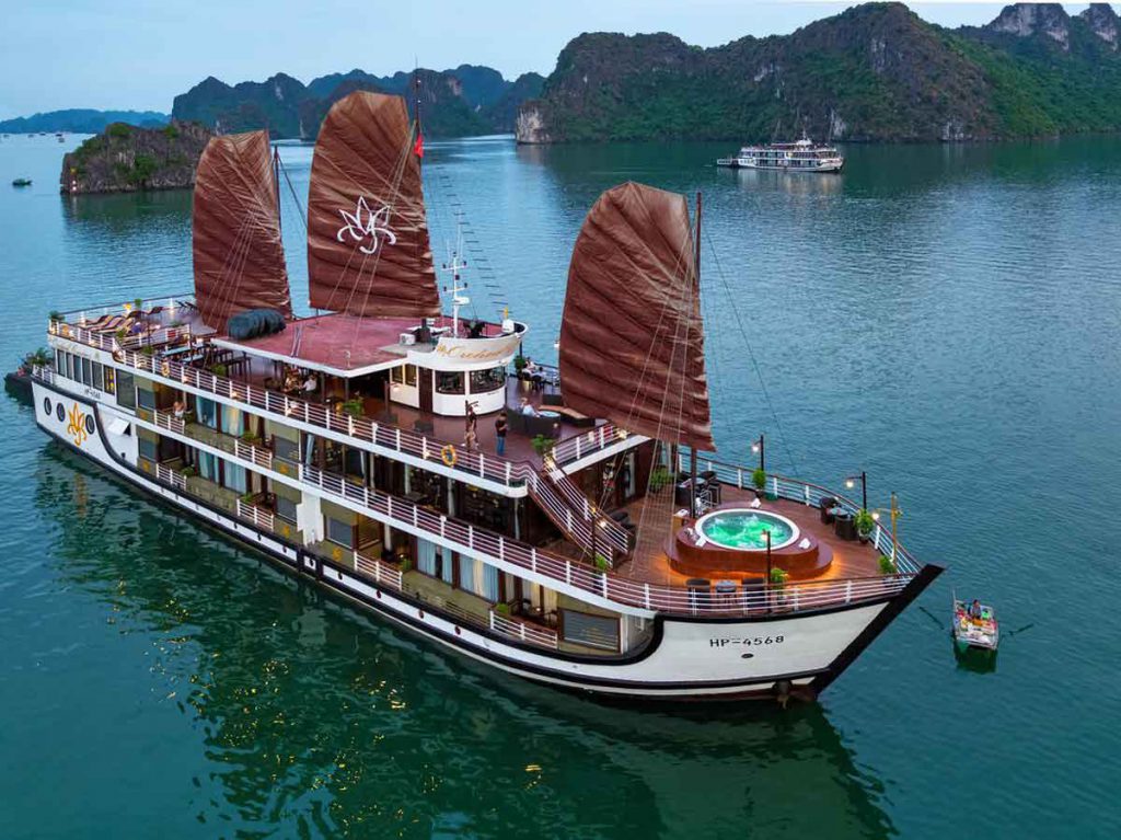 Du thuyền Orchid Hạ Long